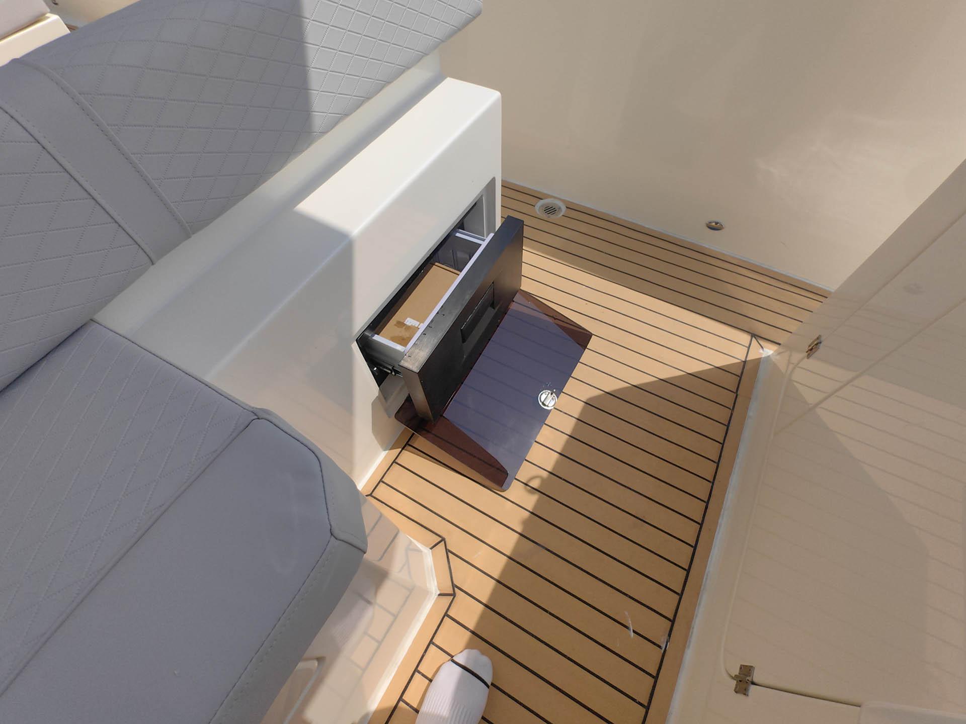 Galaxy Boat Europe ZF SPORT white ()